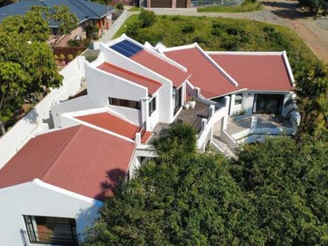 4 Bedroom House in Wavecrest