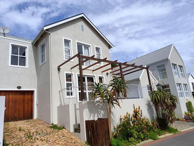 4 Bedroom House in Welgevonden Estate