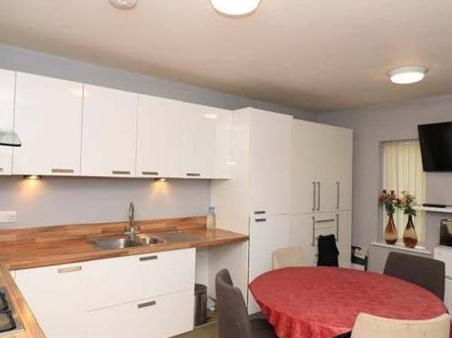 4 bedroom house in Wembley