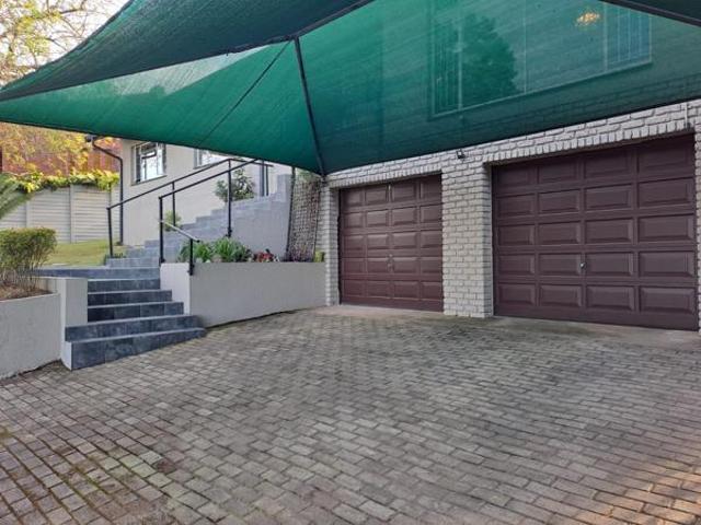 4 Bedroom House in West Acres Ext 6