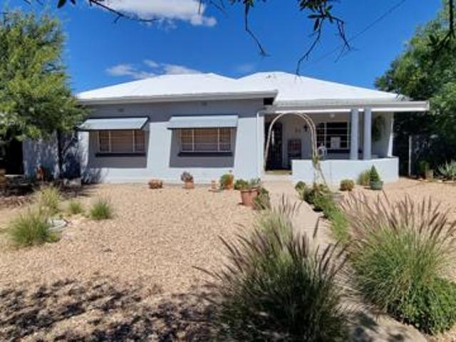 4 Bedroom House in West Bank
