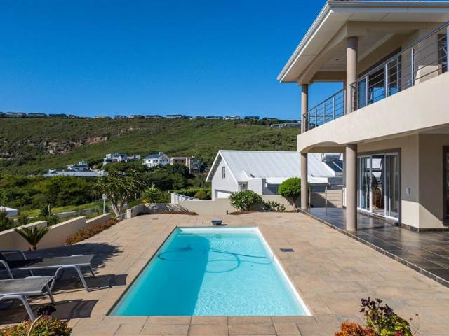 4 Bedroom House in Whale Rock