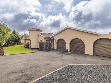 4 Bedroom House in Wilro Park
