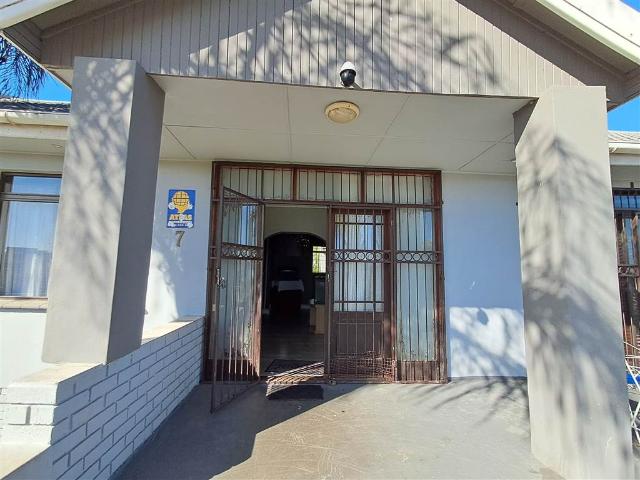 4 Bedroom House in Winterhoek Park