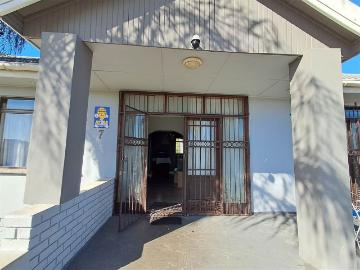 4 Bedroom House in Winterhoek Park