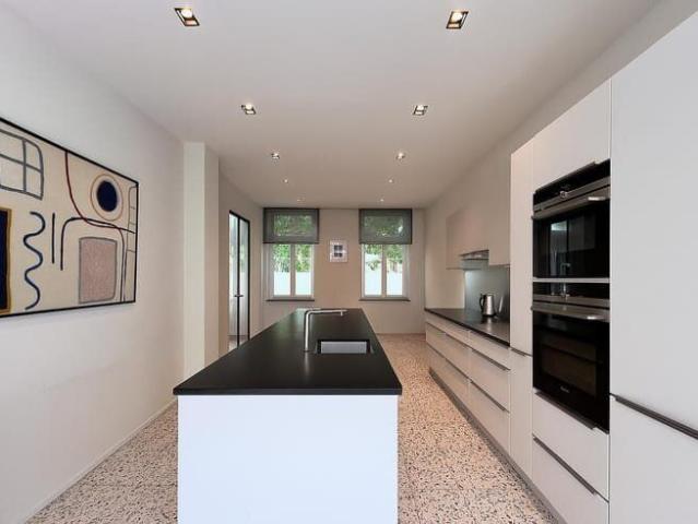 4 bedroom house in the center of La Hulpe
