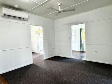 4 Bedroom House in the Heart of Mossman