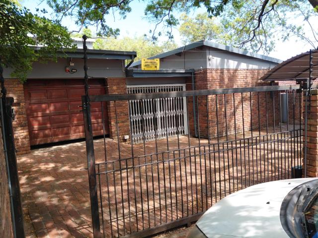 4 Bedroom House in Theresapark
