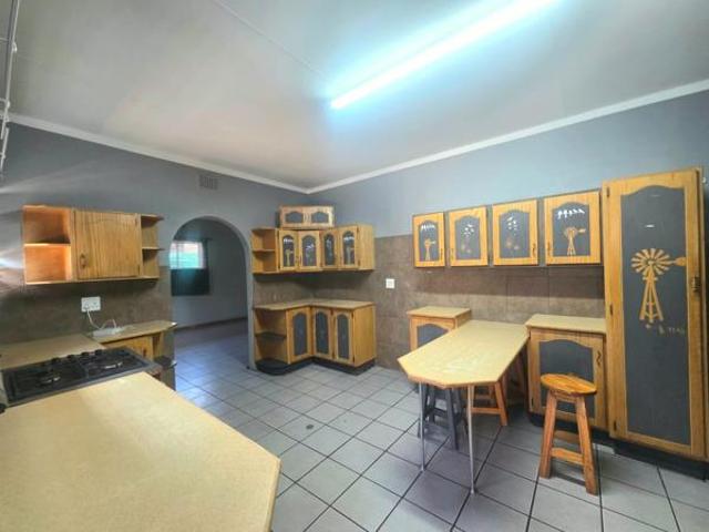 4 Bedroom House in Vanderbijlpark SE1