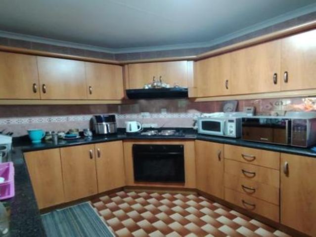4 Bedroom House in Parkgate