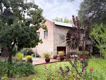 4 Bedroom House in Viljoenskroon