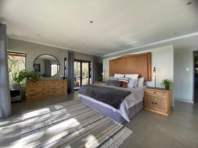 4 Bedroom House in Viljoenskroon