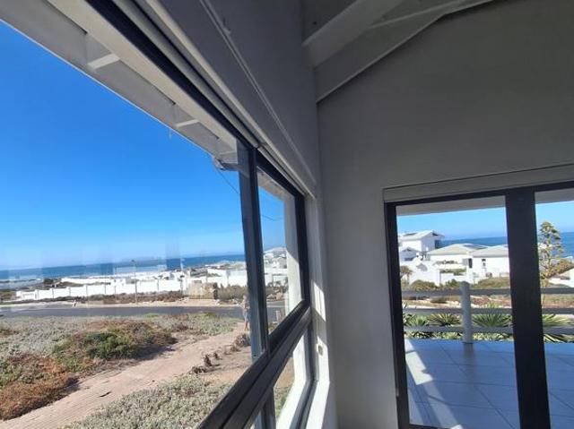 4 Bedroom House in Yzerfontein