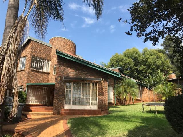 4 Bedroom House in Zwartkop