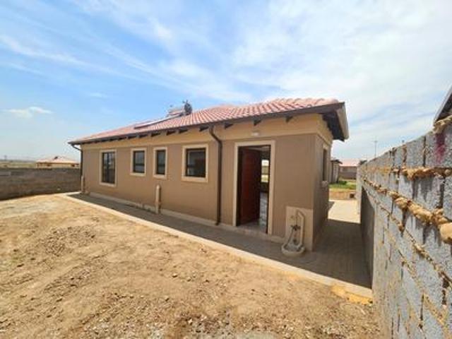 4 bedroom house on the market in win.