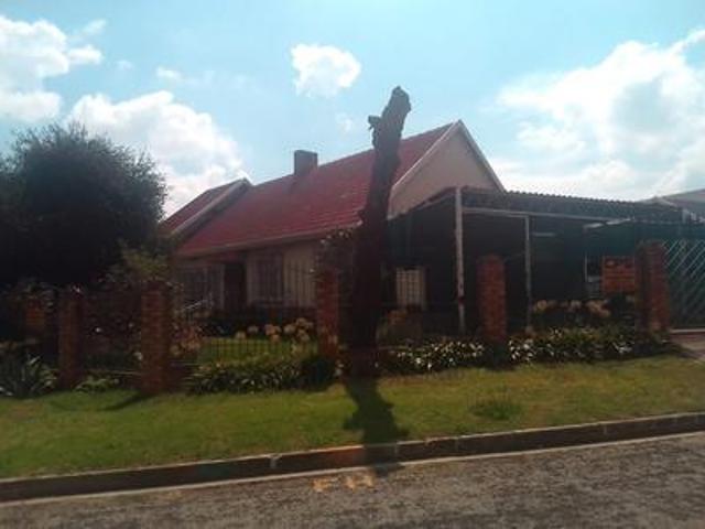 4 bedroom house on the market in cas.