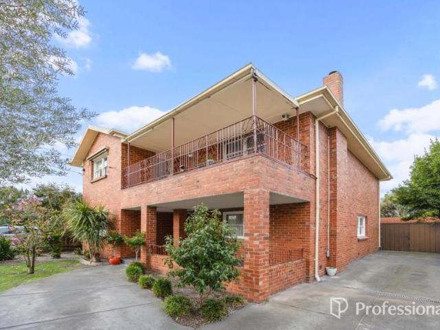 4 Bedroom House Oakleigh South VIC 105972995
