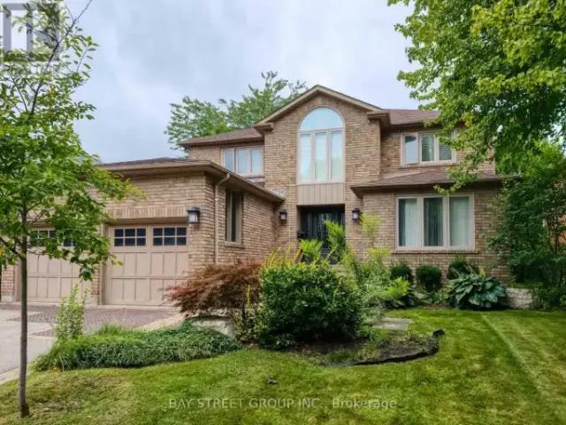 4 Bedroom House Oakville ON 105135739