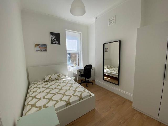 4 bedroom house of multiple occupation to rent
