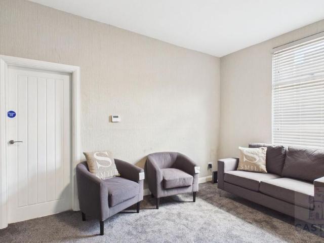 4 bedroom house of multiple occupation to rent