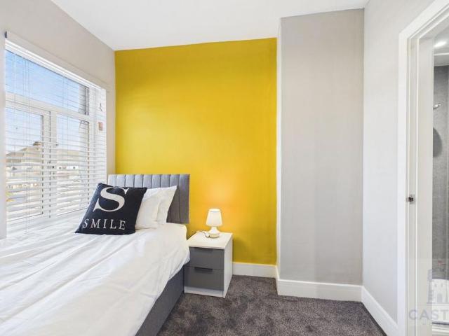 4 bedroom house of multiple occupation to rent