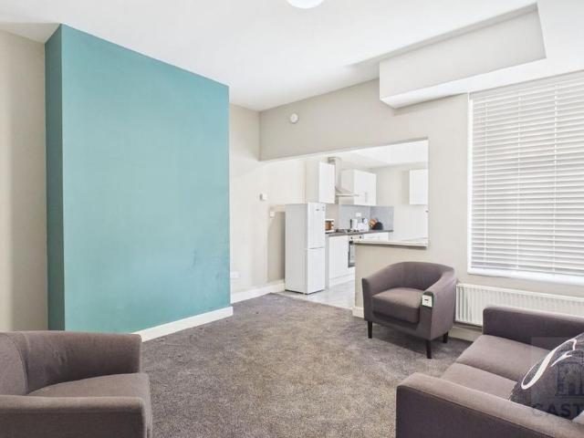 4 bedroom house of multiple occupation to rent
