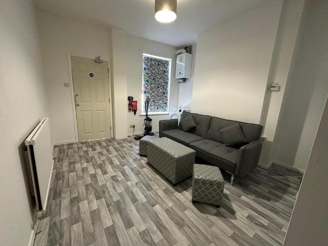 4 bedroom house of multiple occupation to rent