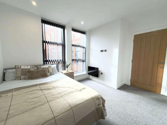 4 bedroom house of multiple occupation to rent