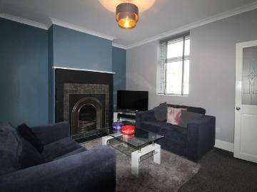 4 bedroom house of multiple occupation to rent