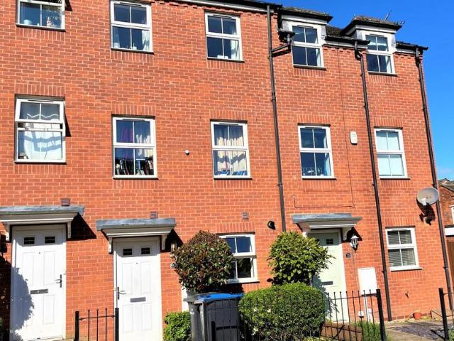 4 bedroom house of multiple occupation for sale