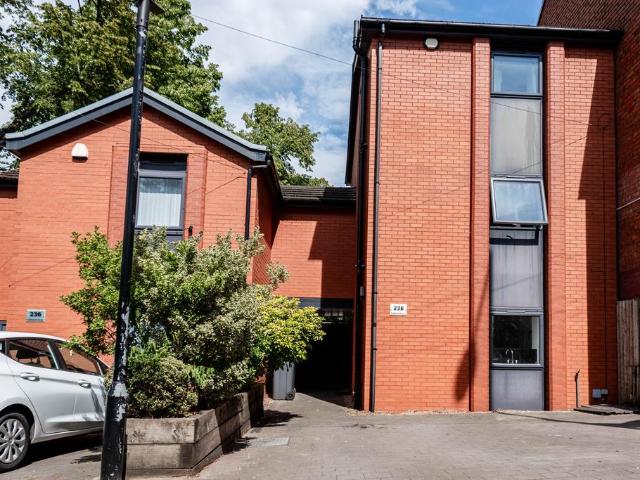 4 bedroom house of multiple occupation for sale