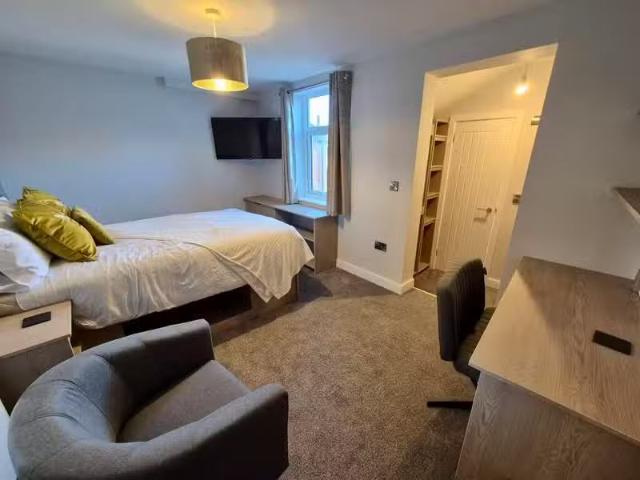 4 bedroom house of multiple occupation for rent in Nottingham.