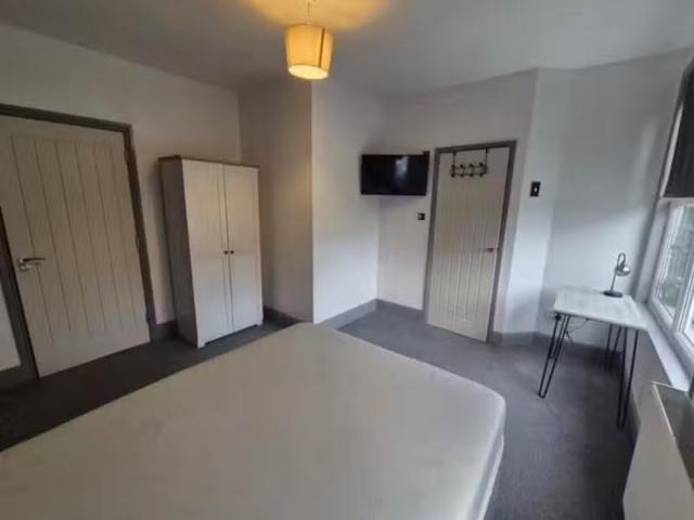 4 bedroom house of multiple occupation for rent in Nottingham.