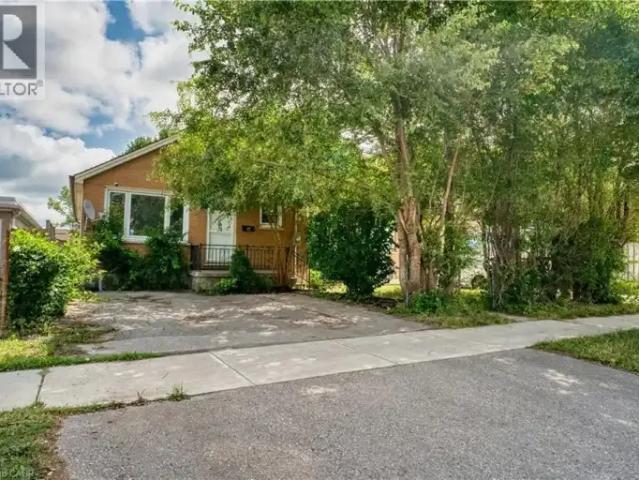 4 Bedroom House London ON 105334145
