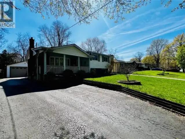 4 Bedroom House London ON 105337596