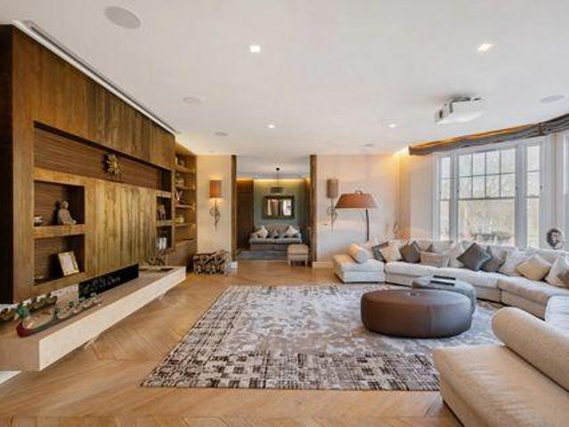 4 Bedroom House London England 98863617