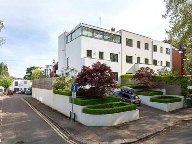 4 Bedroom House London Greater London 100503212