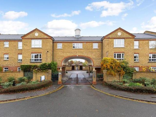 4 Bedroom House London Greater London 100787117