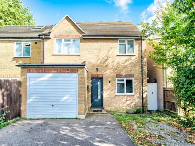 4 Bedroom House London London 76508615