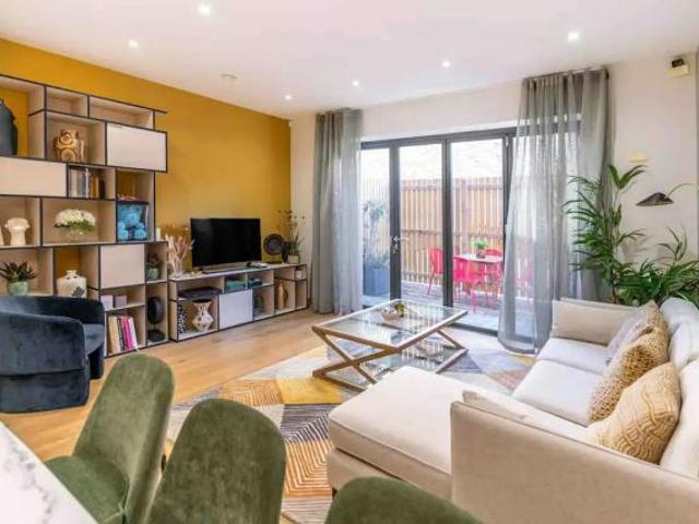4 Bedroom House London London 79625621