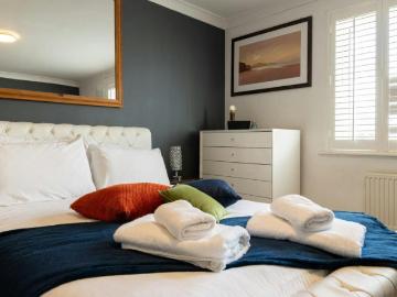 4 Bedroom House London London 103339086