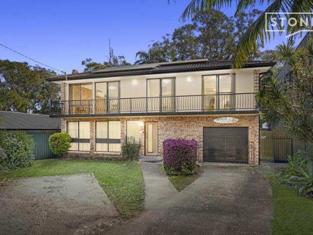 4 Bedroom House Lake Munmorah NSW 106168501