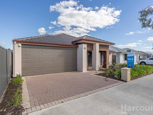 4 Bedroom House Landsdale WA 106076626