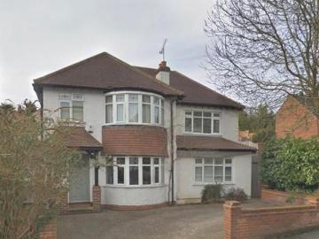 4 Bedroom House Let in