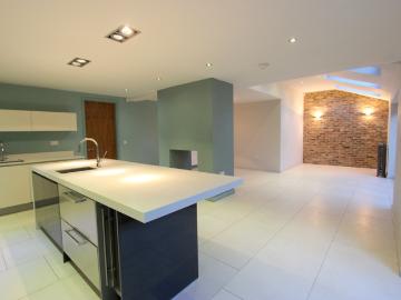 4 Bedroom House Let in
