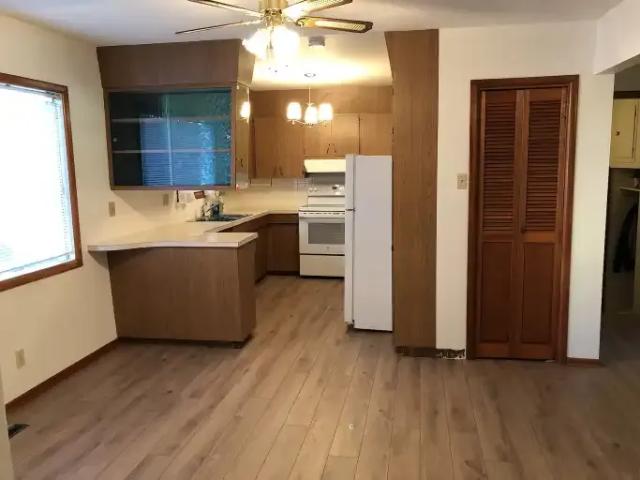 4 Bedroom House Lethbridge AB 104224356