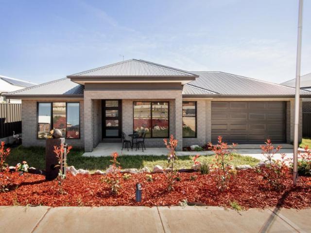 4 Bedroom House LENEVA VIC 105656109