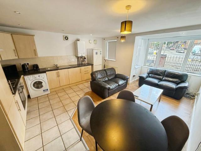 4 Bedroom House Lenton East Midlands 99795833