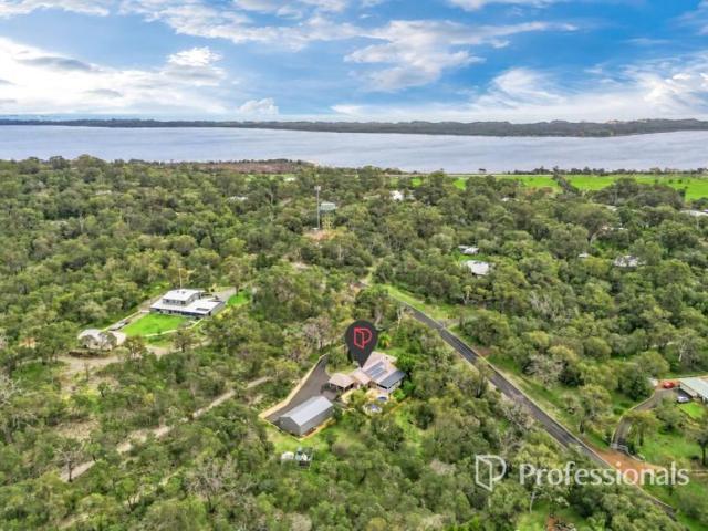 4 Bedroom House Leschenault WA 105972349