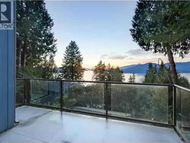 4 Bedroom House Lions Bay BC 100171315